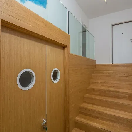 Oktobar Apartman Rovinj
